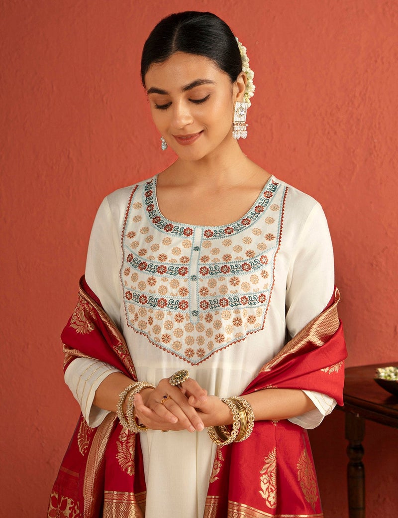 كاري طقم كورتا نسائي – ملابس مريحة يومية - Image 3